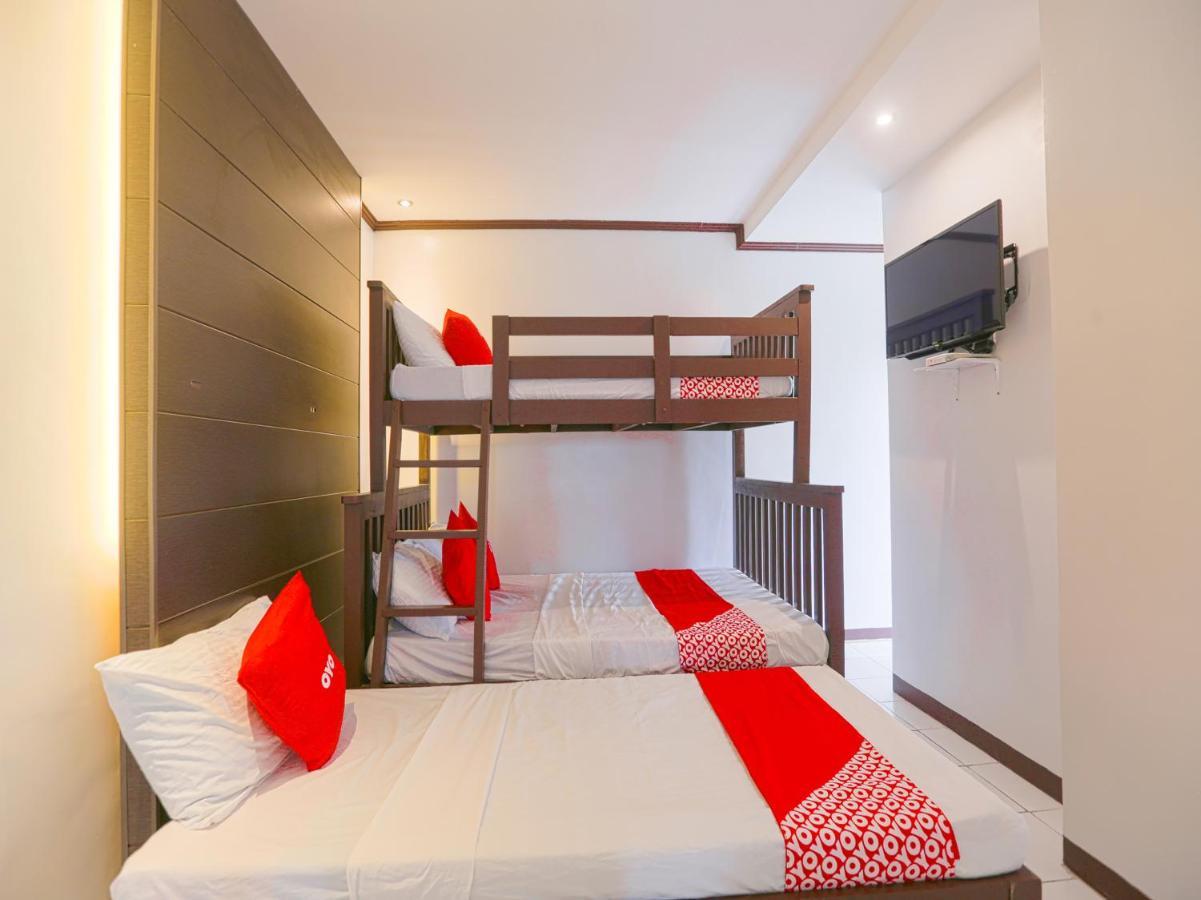 Oyo 759 Royal South Garden Suites Tagaytay City Kültér fotó
