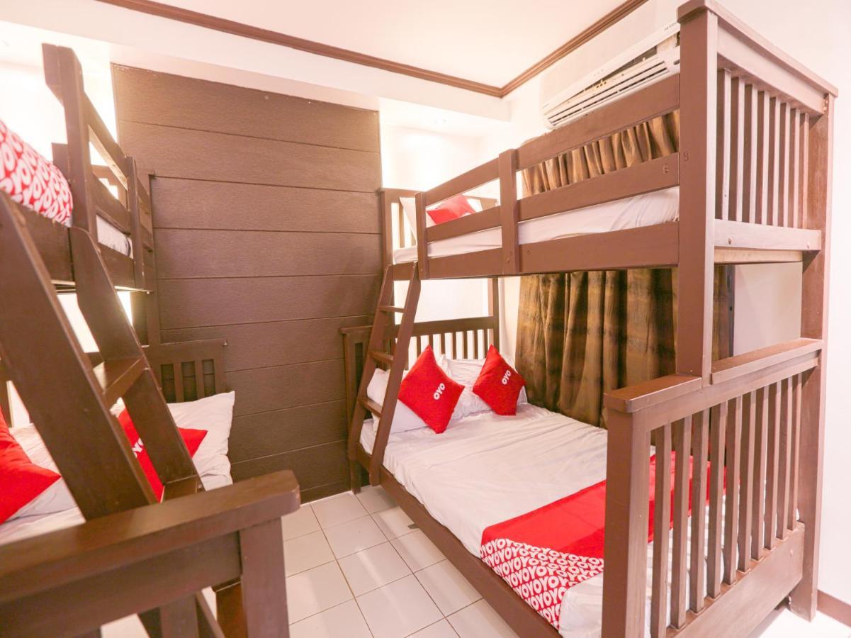 Oyo 759 Royal South Garden Suites Tagaytay City Kültér fotó
