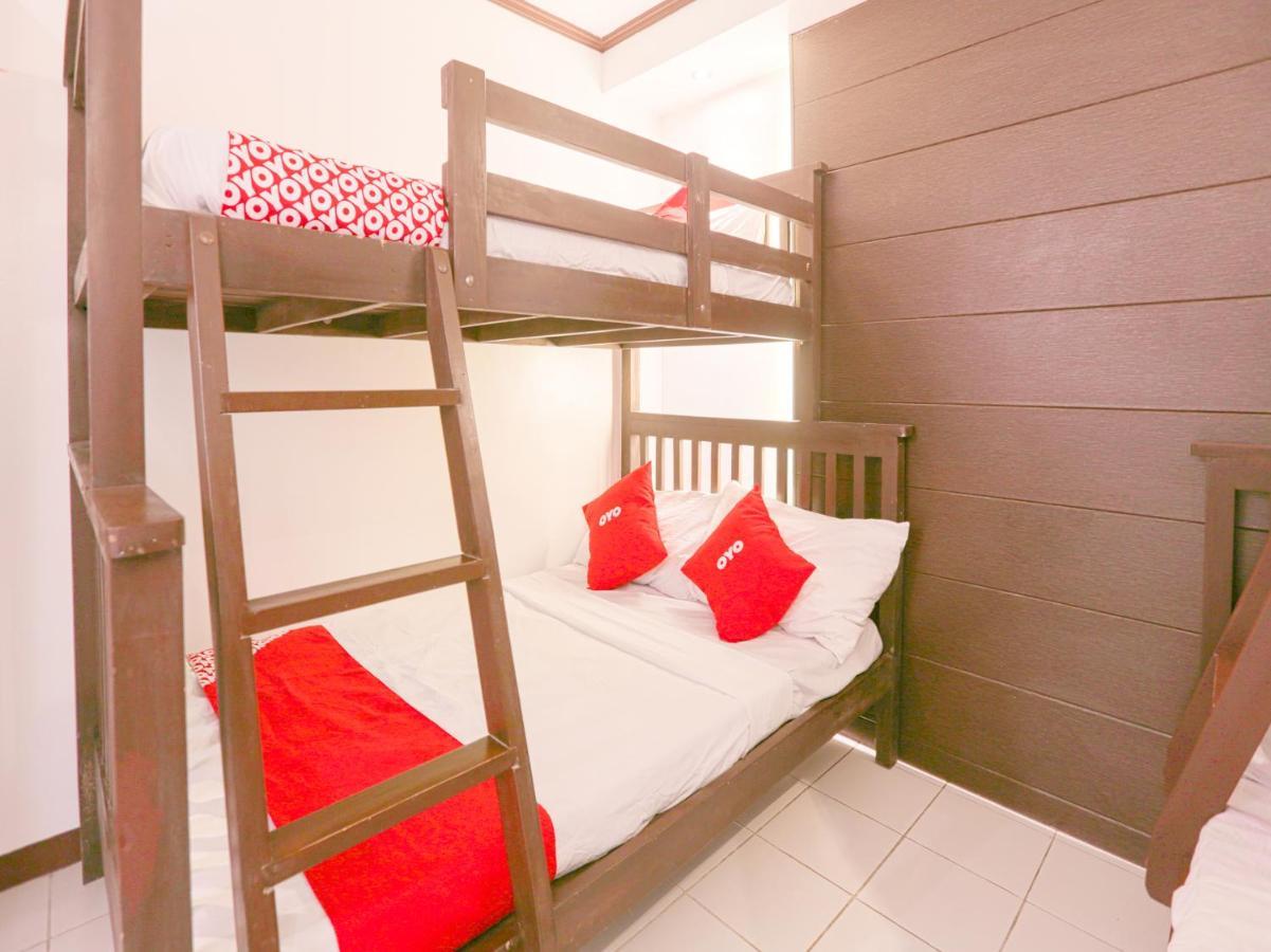 Oyo 759 Royal South Garden Suites Tagaytay City Kültér fotó