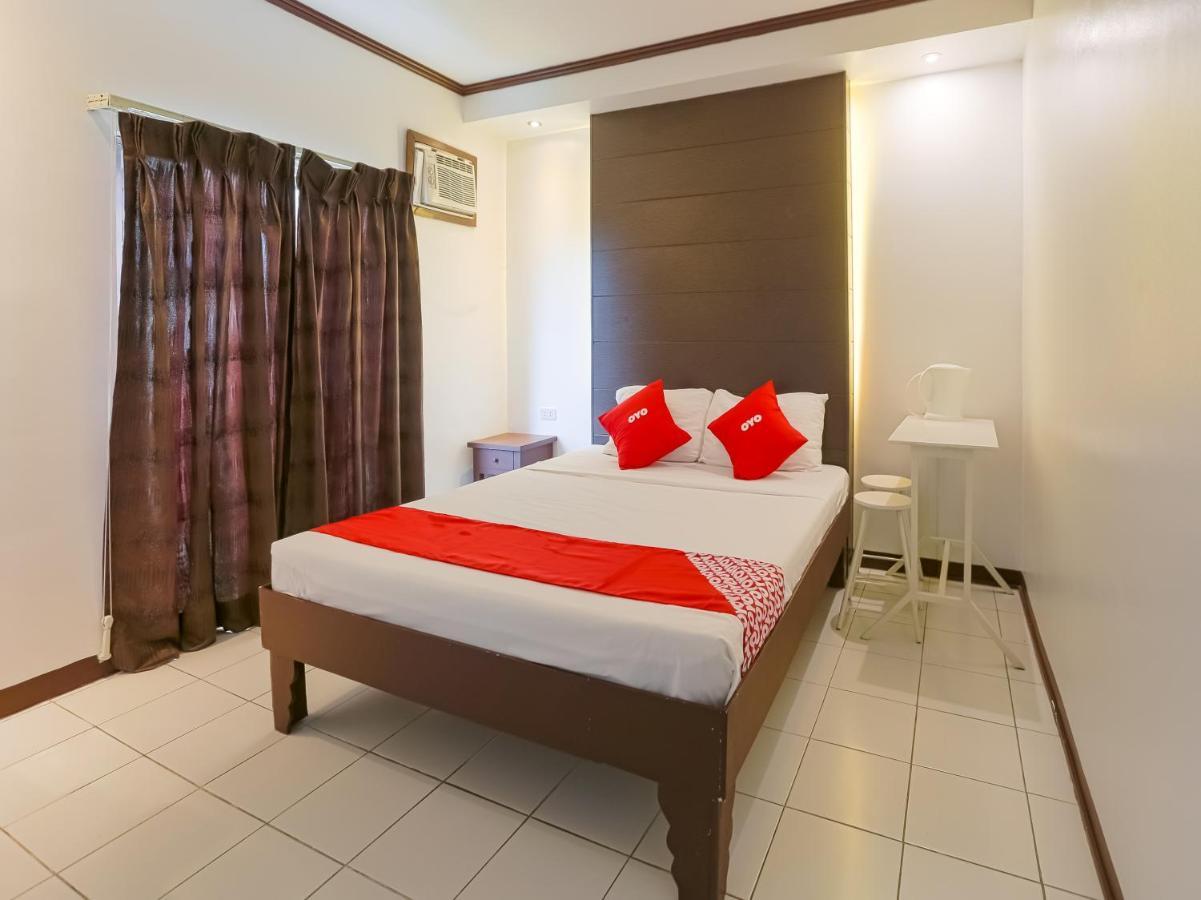 Oyo 759 Royal South Garden Suites Tagaytay City Kültér fotó