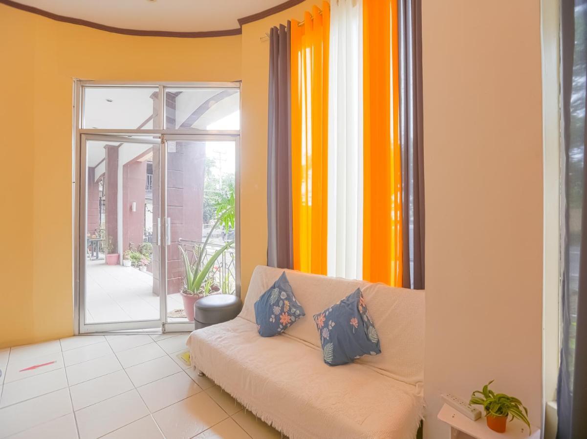 Oyo 759 Royal South Garden Suites Tagaytay City Kültér fotó